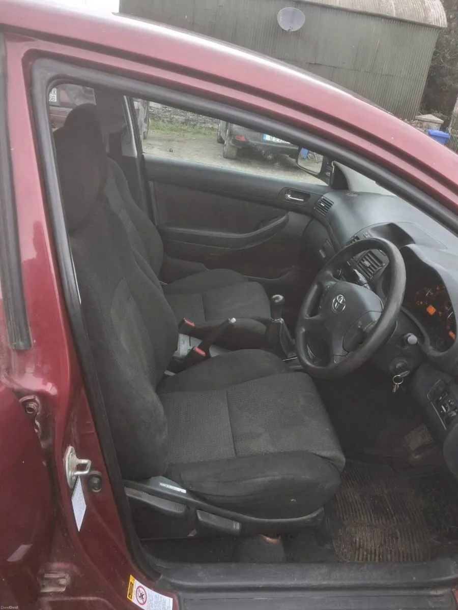 Toyota Avensis 2004 - Image 5
