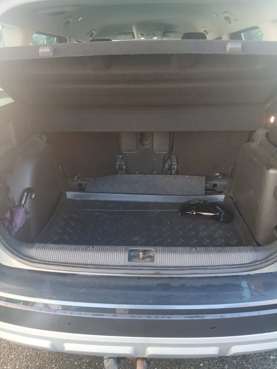 Car - Image 4