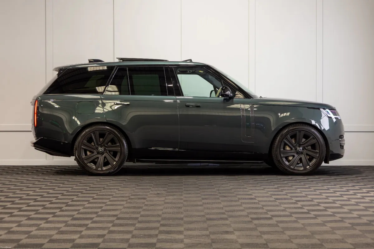 2024 Range Rover P460e HSE *Pan Roof - Image 6