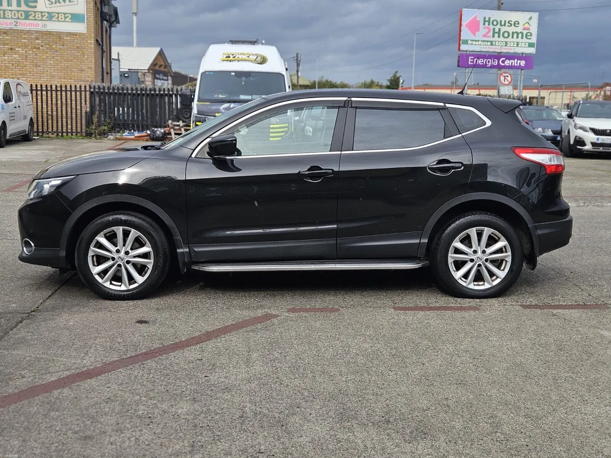 Nissan Qashqai 1.5 DSL SV Trim - Image 3