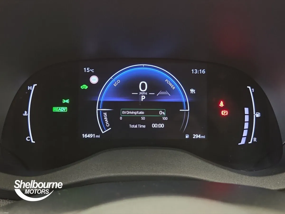 Toyota Yaris 1.5 Hybrid Design 5dr CVT - Image 6