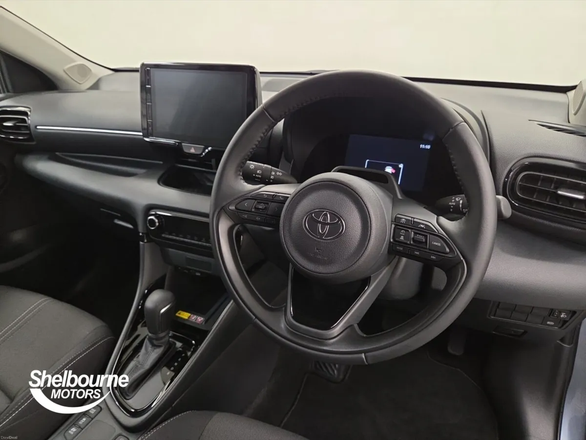 Toyota Yaris 1.5 Hybrid Design 5dr CVT - Image 4