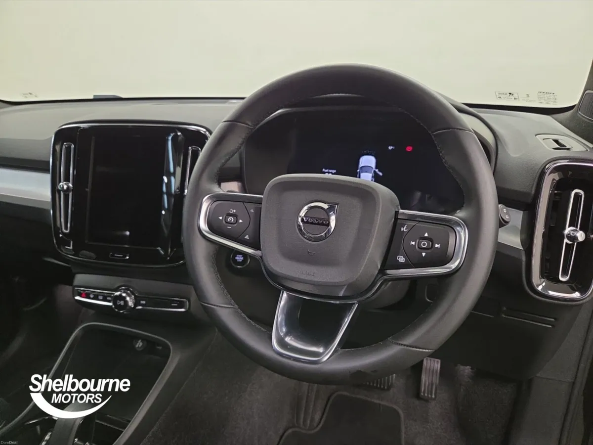 Volvo XC40 2.0 B4P Plus Black Edition 5dr Auto - Image 4