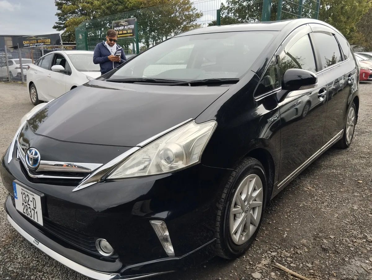 Toyota Prius 2013 alpha 7seats - Image 3