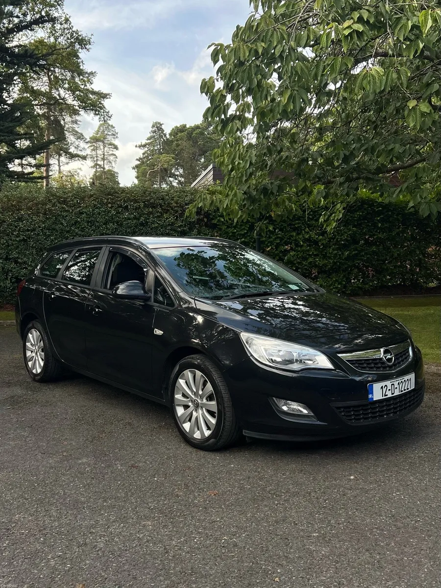 Opel Astra Estate (NEW NCT)(LOW MILEAGE) - Image 1