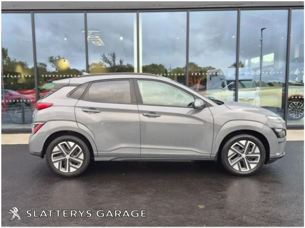 Hyundai KONA Kona EV Executive 39 kWh - Image 2