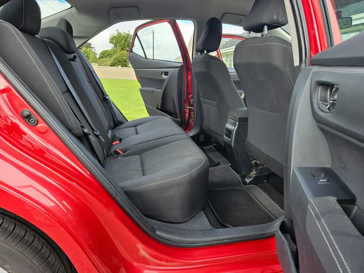 Toyota Corolla 2016 - Image 2