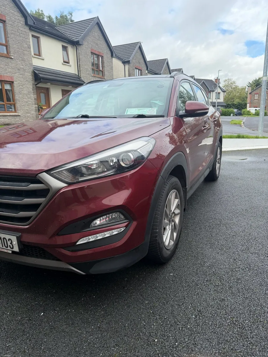 Hyundai Tucson Premium with low mileage - Image 2