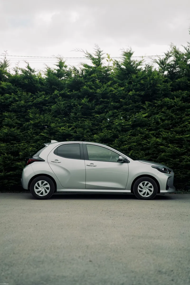 Toyota Yaris 1.5 Hybrid 2023 | Stylish & Efficient - Image 4