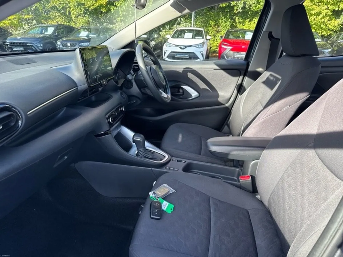 Toyota Yaris Yaris HEV LUNA - Image 6