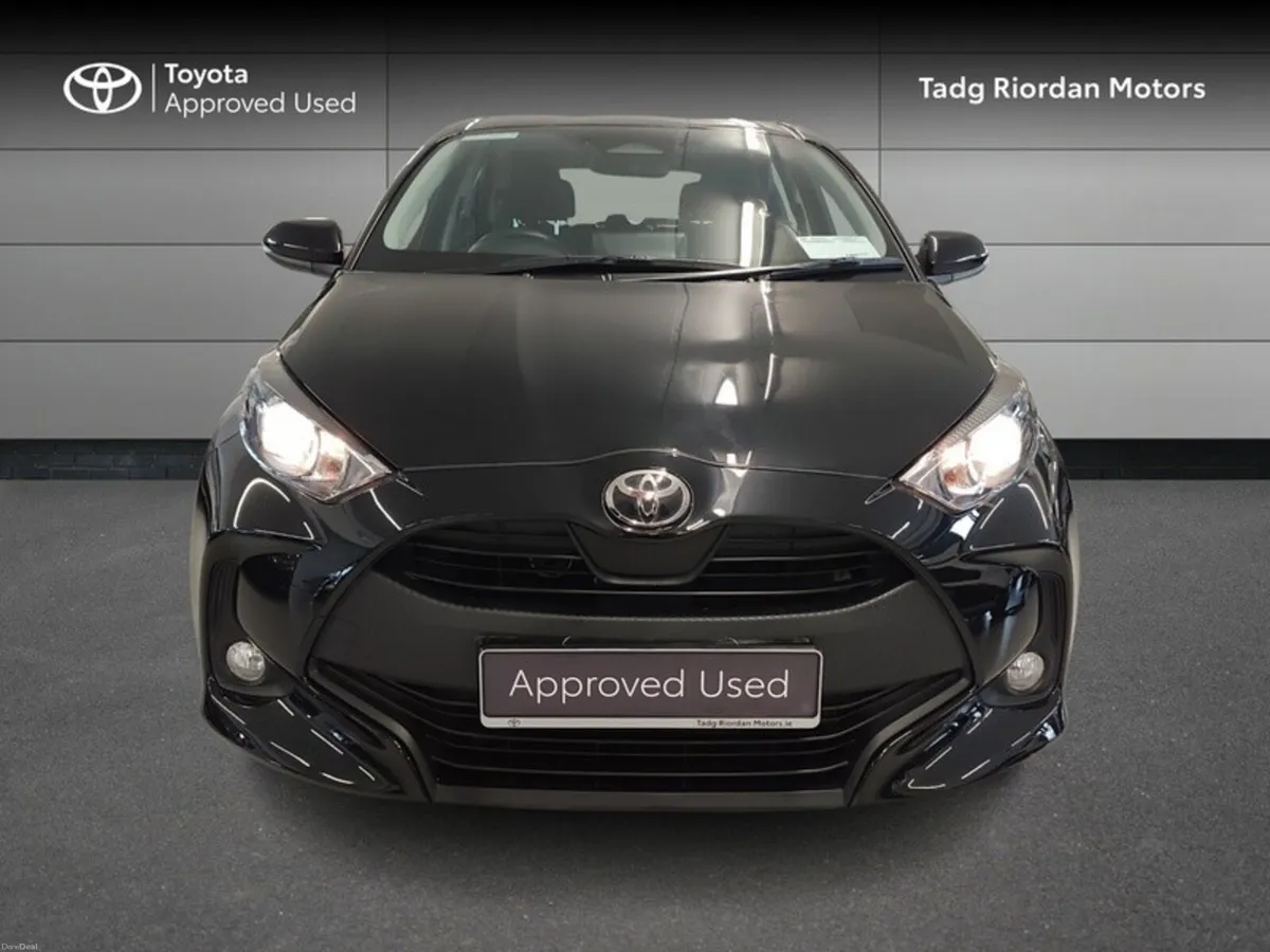 Toyota Yaris HYBRID LUNA - Image 5