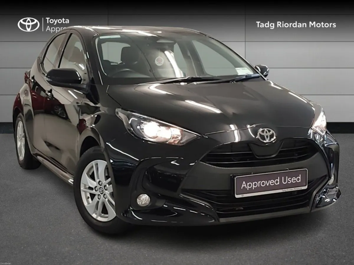 Toyota Yaris HYBRID LUNA - Image 1