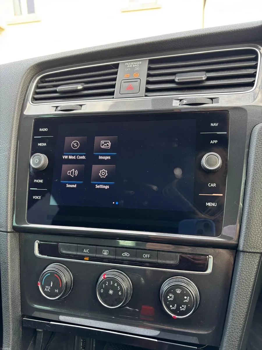 2019 Volkswagen Golf - Image 4
