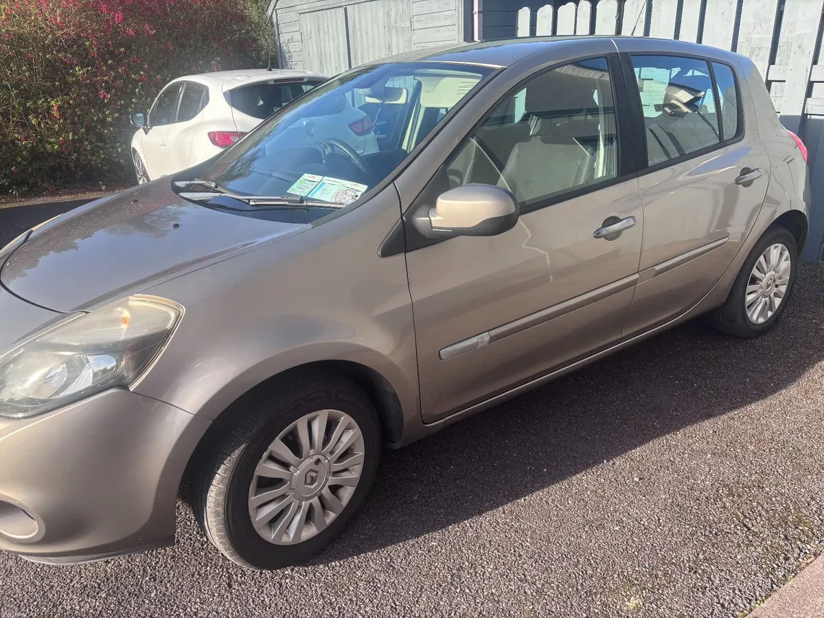 2010 Renault Clio 1.2 16v Dynamique Eco 5dr Petrol - Image 1