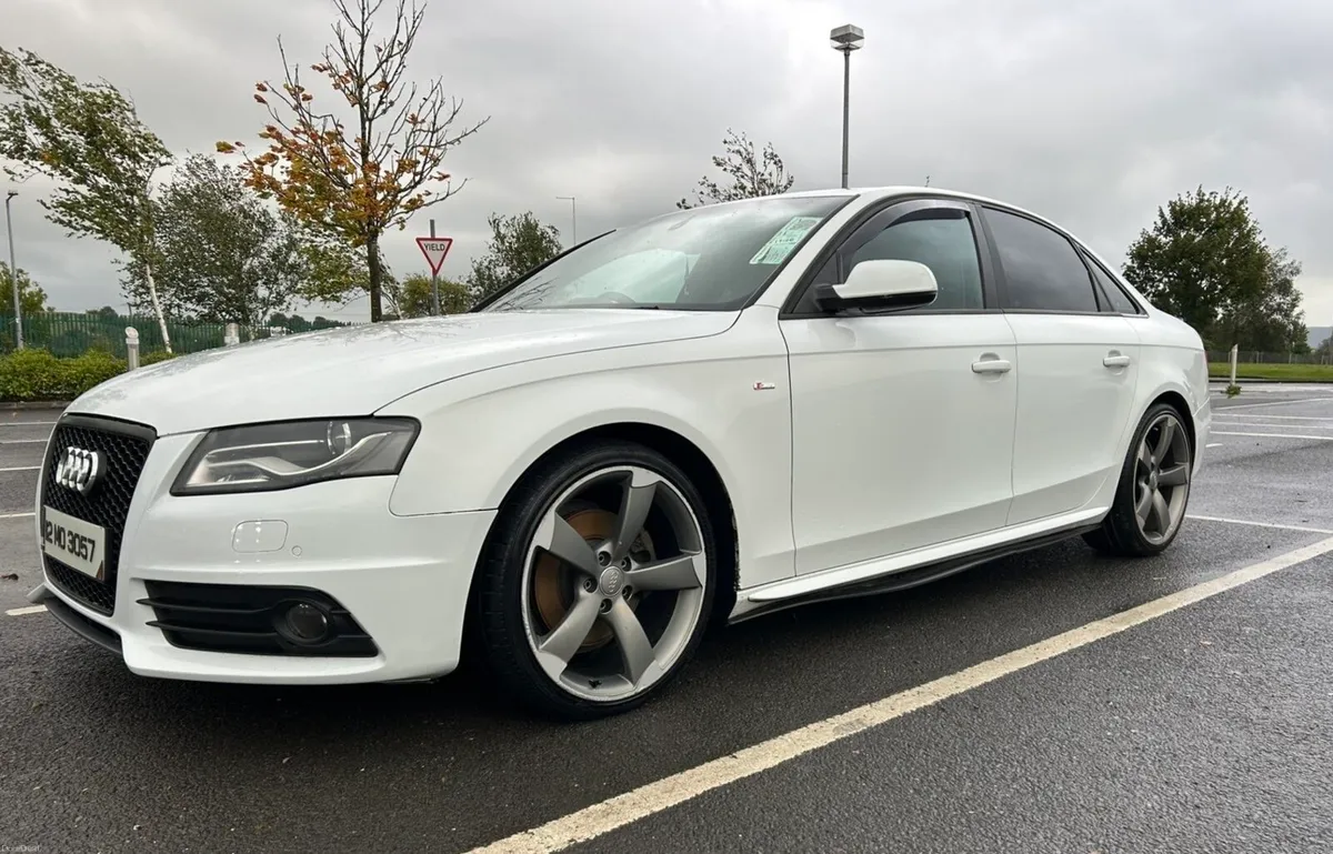 AUDI A4 SLINE BLACK EDITION - Image 2