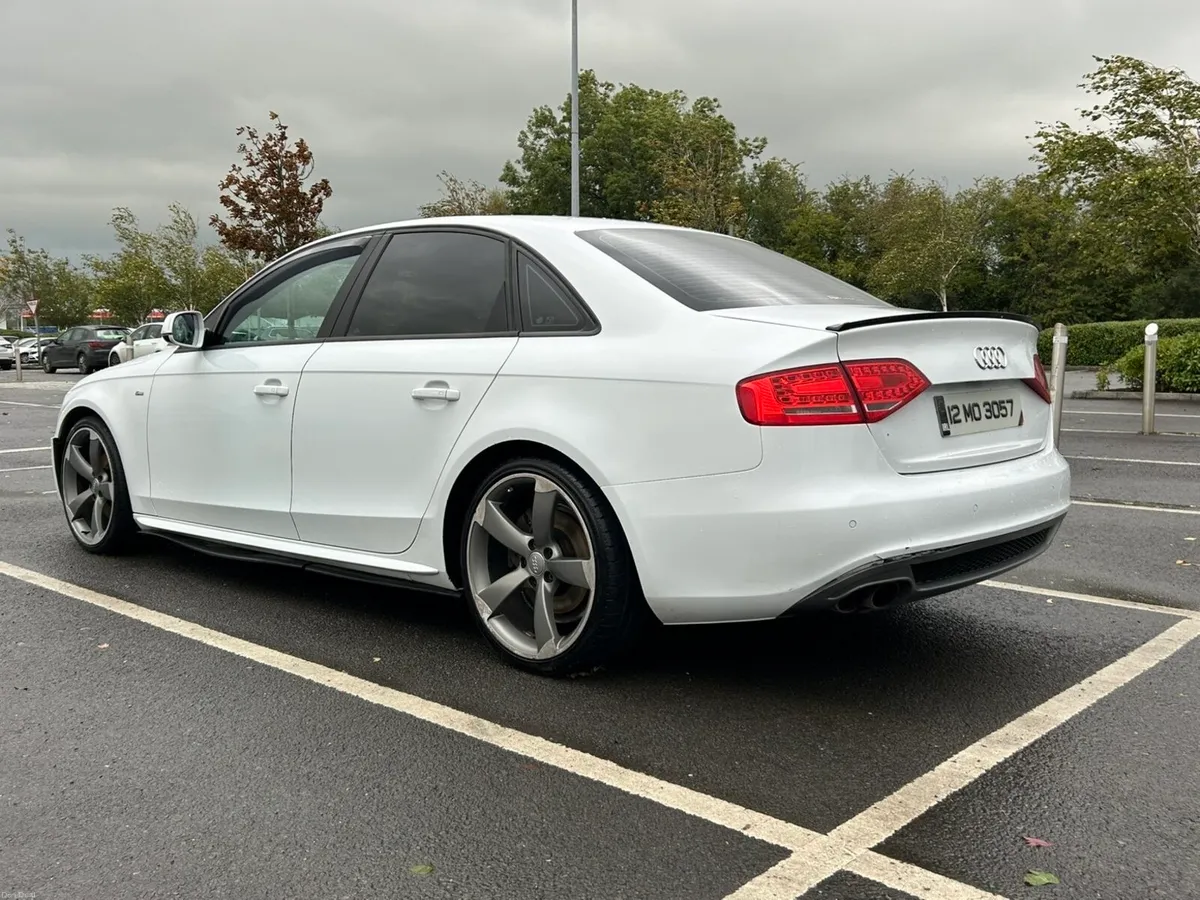 AUDI A4 SLINE BLACK EDITION - Image 4