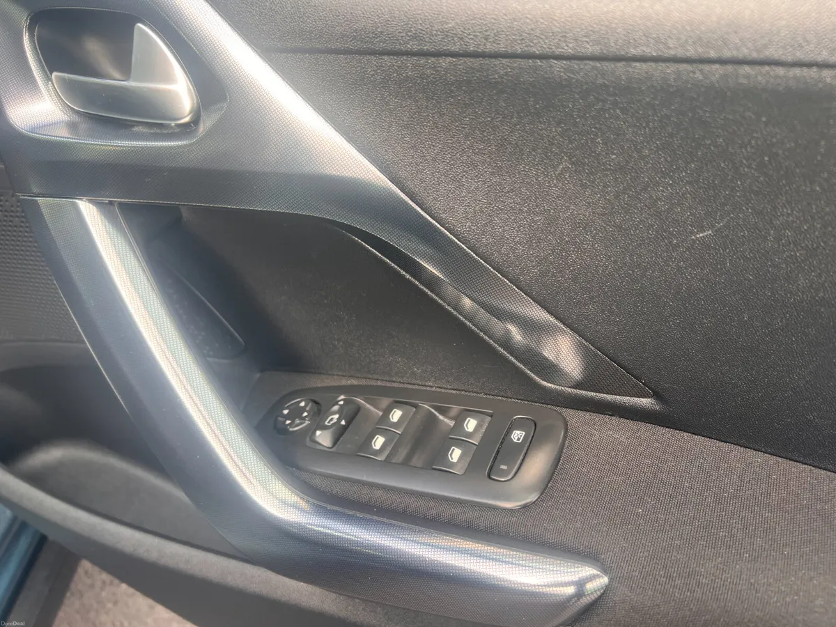 Low Kms High Spec Superb Value ALLURE PREMIUM Manu - Image 5