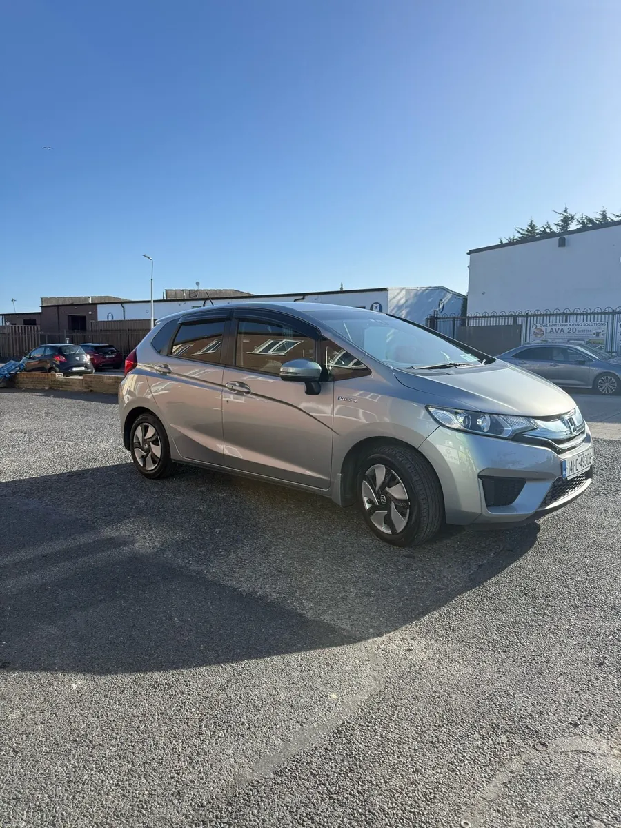 2014 Honda Fit 1.5 Hybrid Automatic 100k 02/27 - Image 3