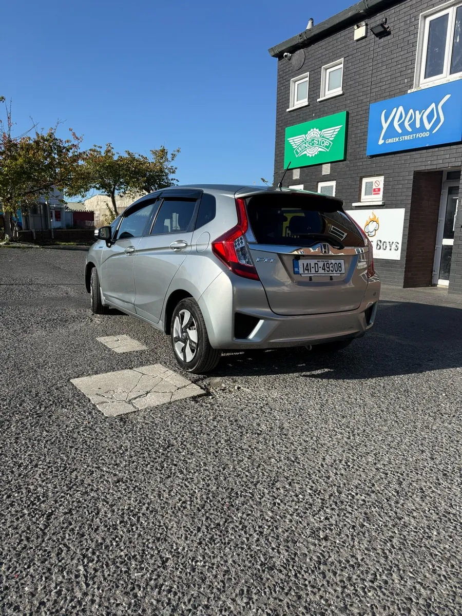2014 Honda Fit 1.5 Hybrid Automatic 100k 02/27 - Image 5