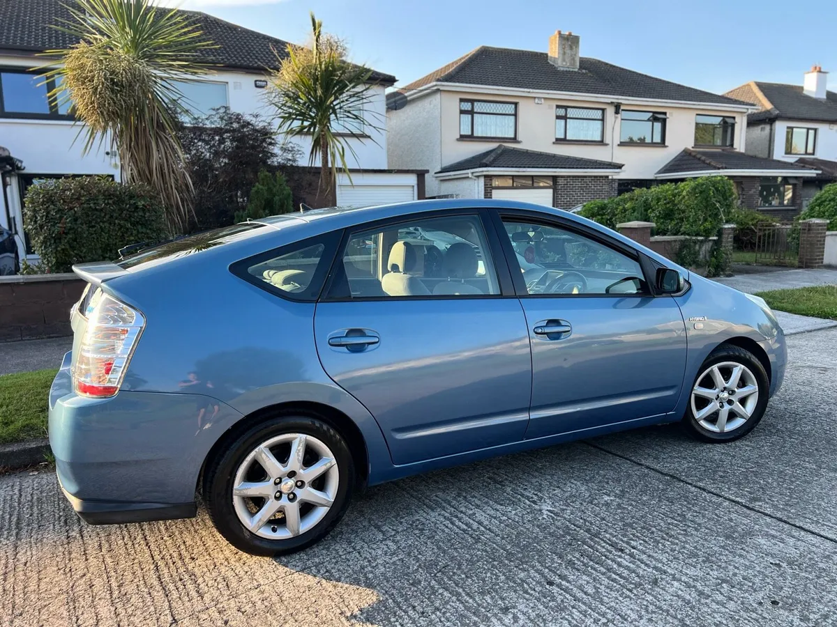 Toyota Prius 1.5 hybrid (low mileage) - Image 4