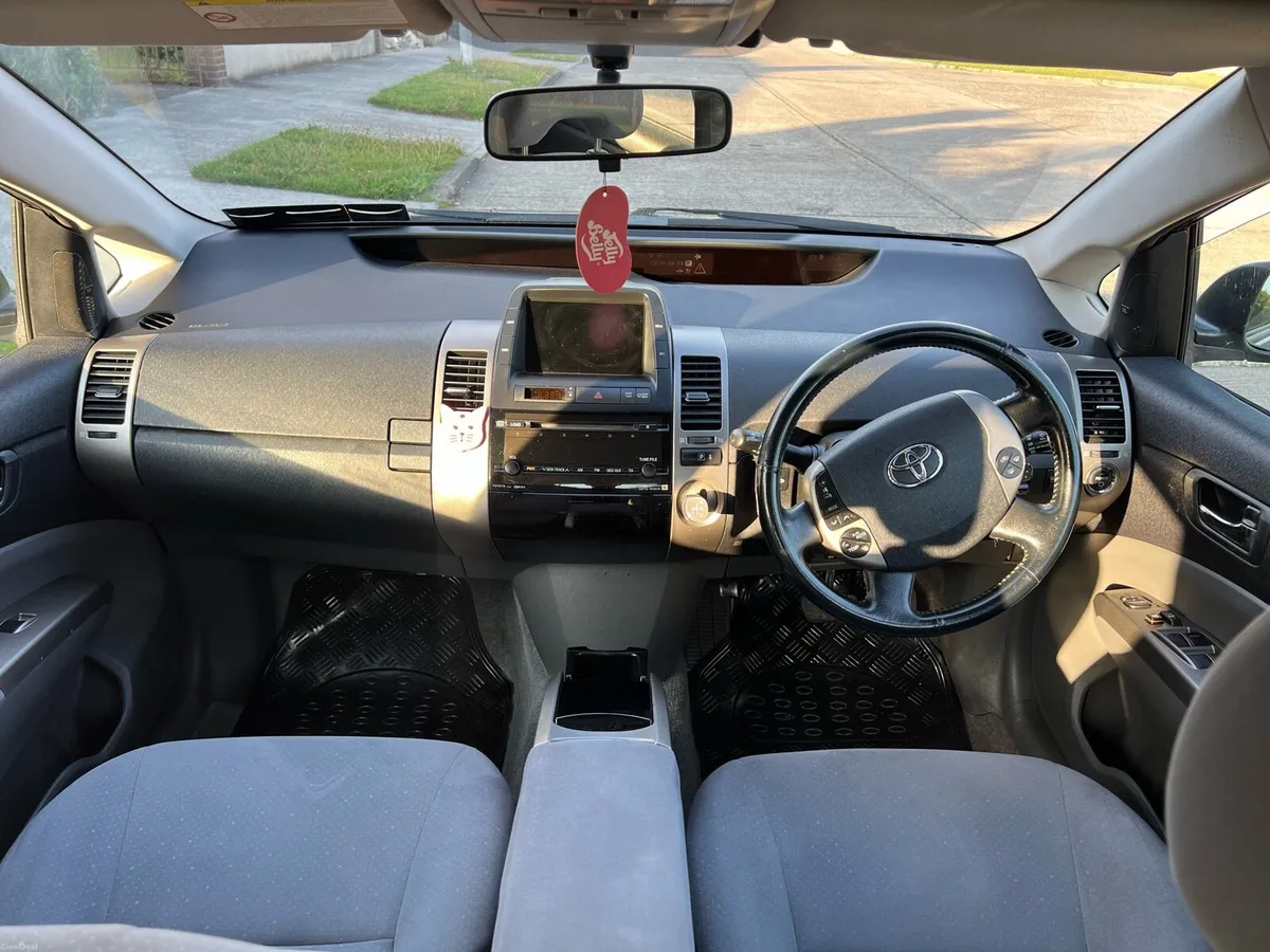 Toyota Prius 1.5 hybrid (low mileage) - Image 6
