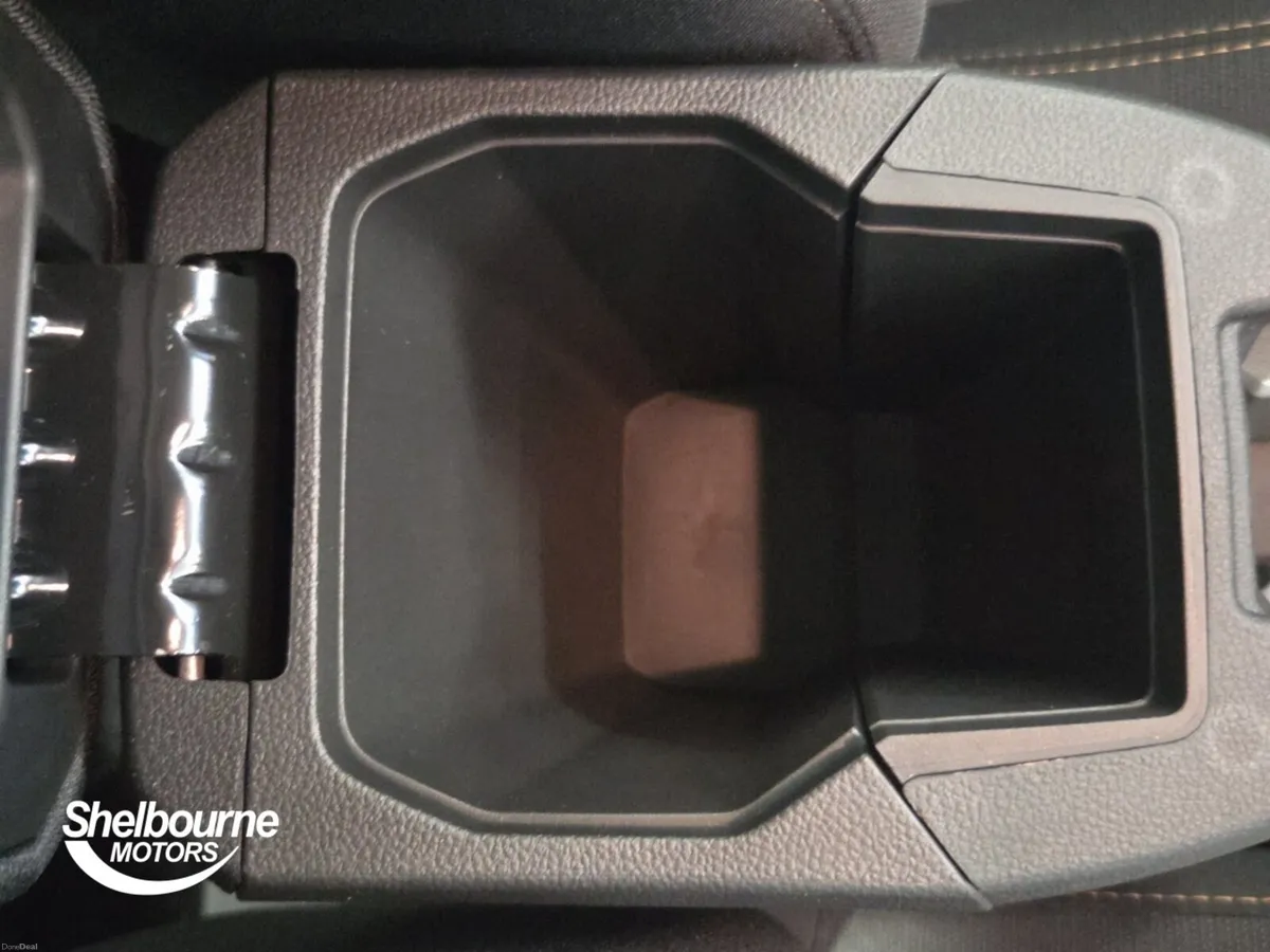 Dacia Sandero Stepway 1.0 TCe Extreme 5dr - Image 6