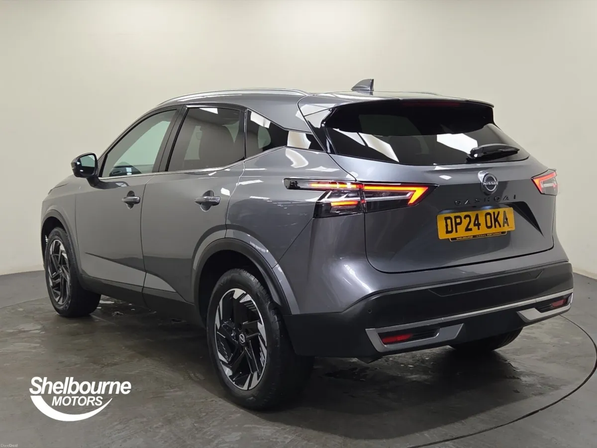 Nissan Qashqai 1.3 DiG-T MH N-Connecta 5dr - Image 2