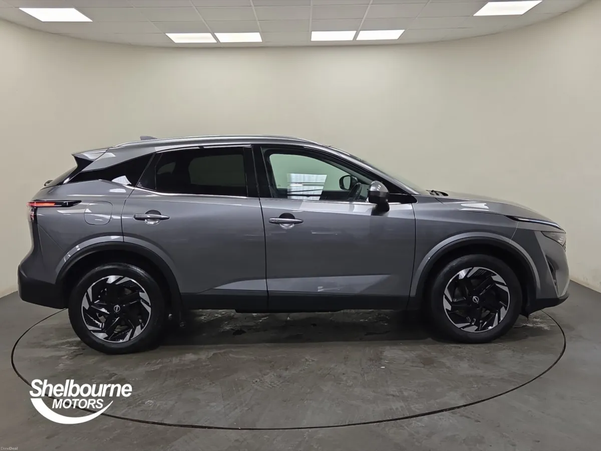 Nissan Qashqai 1.3 DiG-T MH N-Connecta 5dr - Image 3