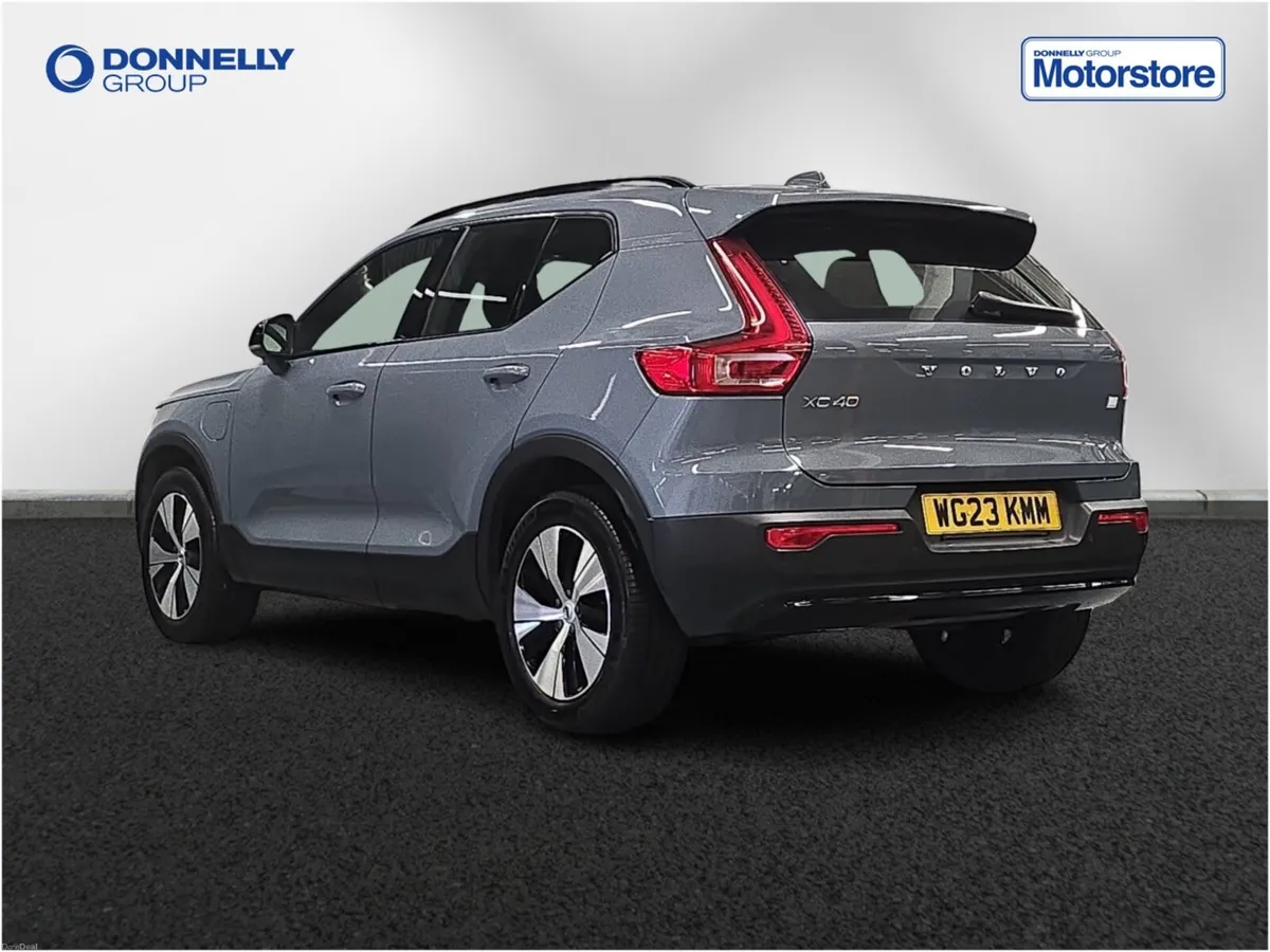 Volvo XC40 1.5 T4 Recharge PHEV Plus Dark 5dr Auto - Image 2