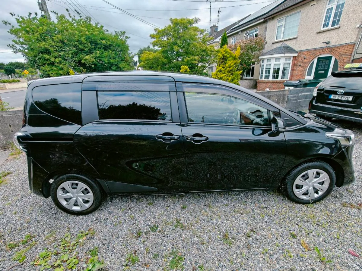 Toyota Sienta 7 Seater - Image 2