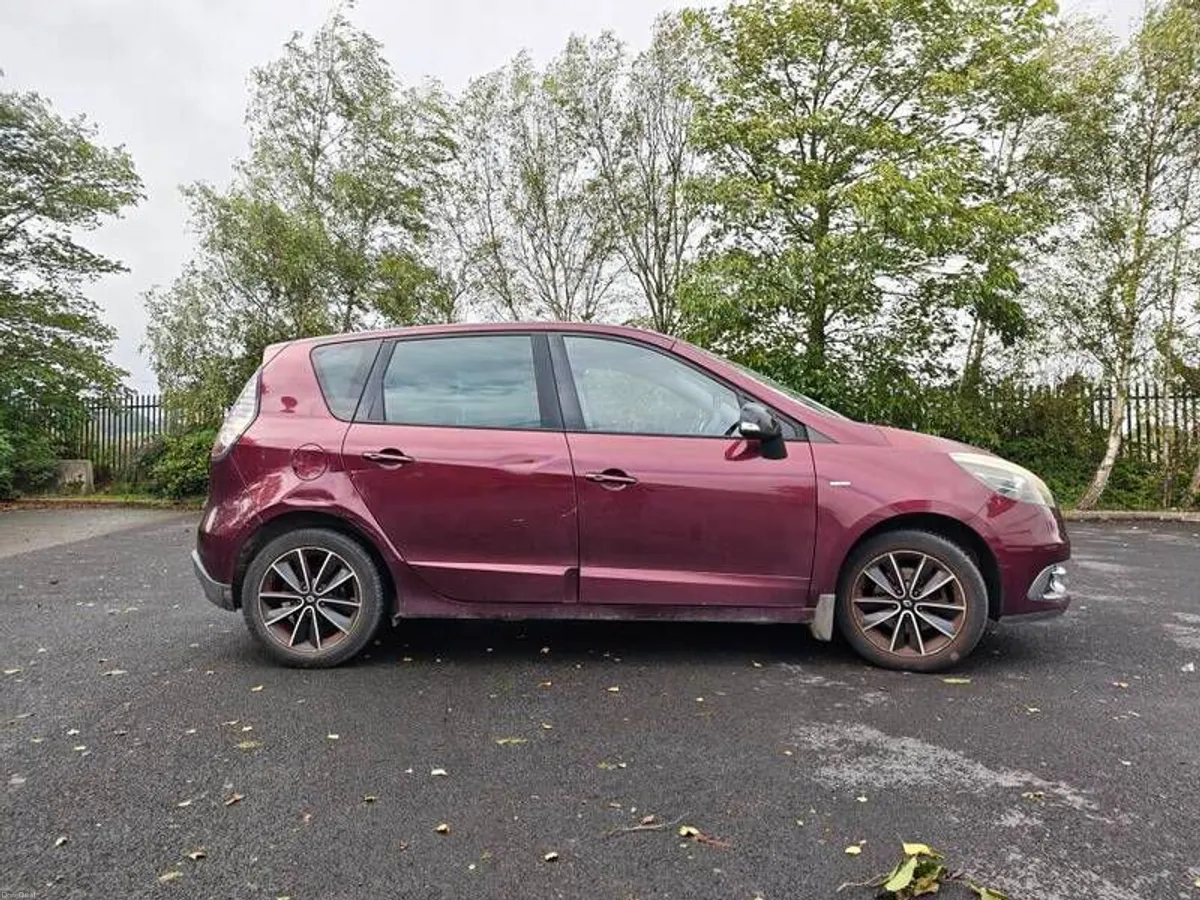 2012 Renault Scenic - Image 2