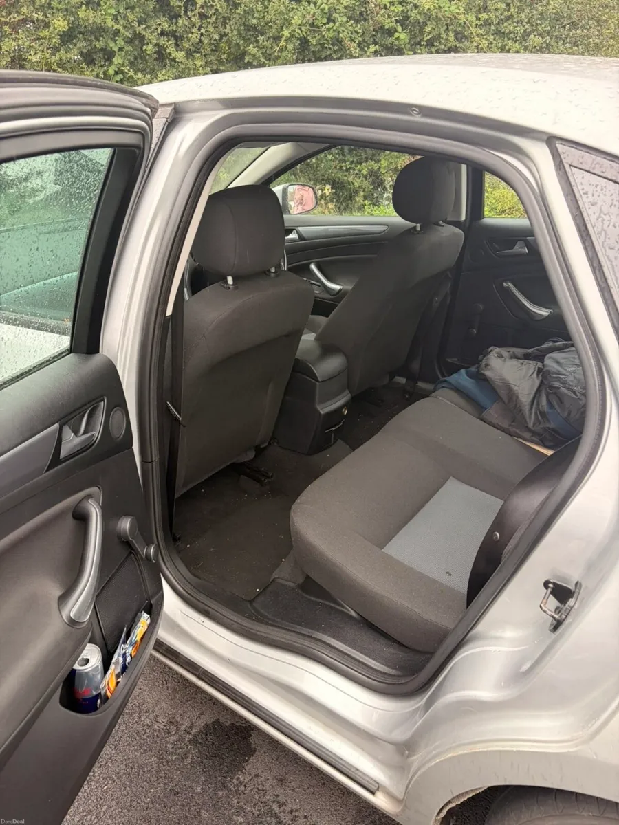 Car - Image 4