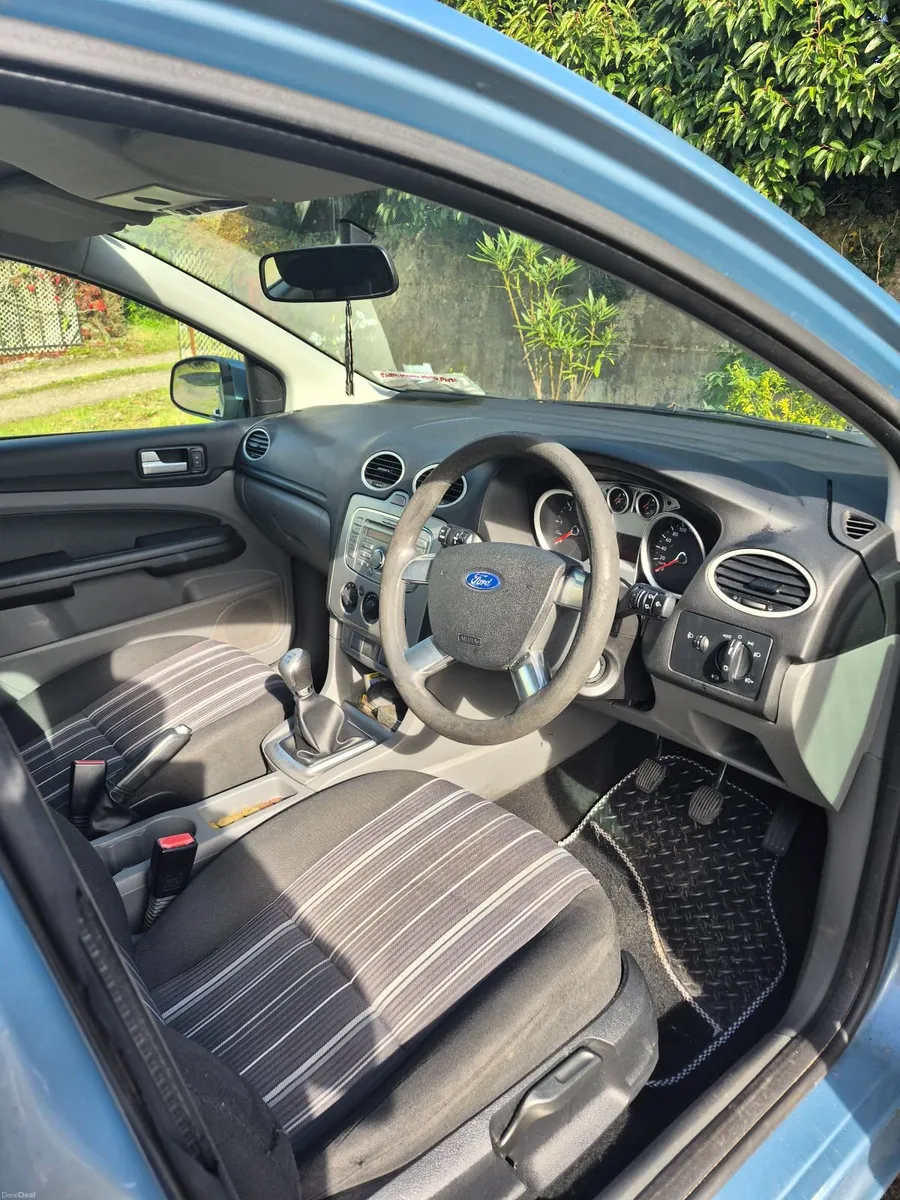 Ford Focus 2010 - Image 3
