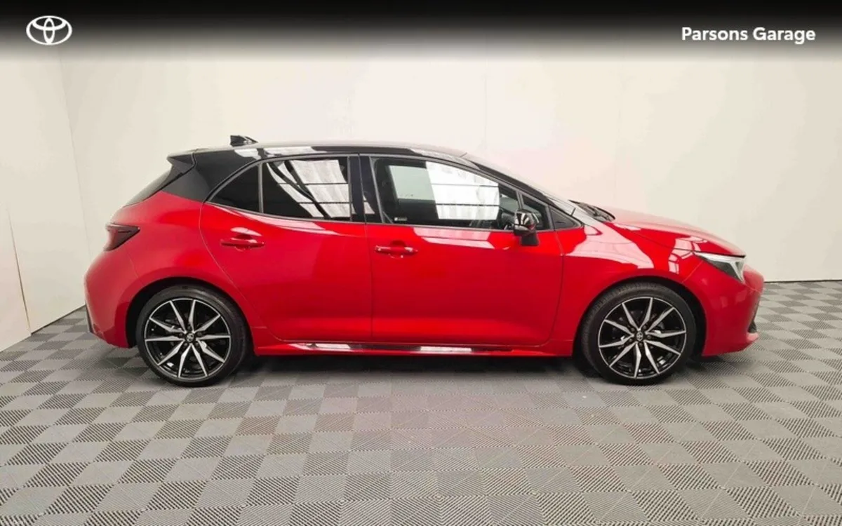 Toyota Corolla 1.8 VVTI GR SPORT 120B - Image 3