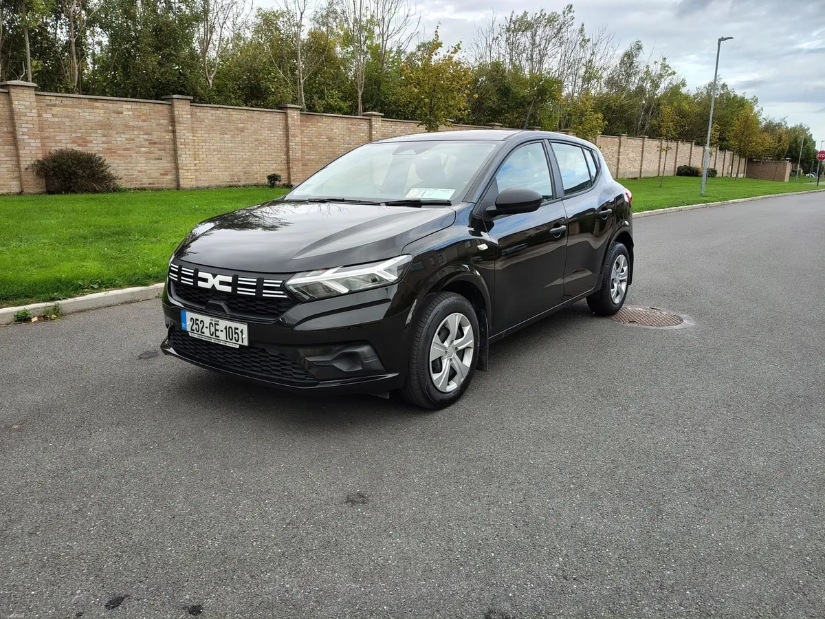 Sandero. Only 5900 km. Sep. 2025 - Don't miss! - Image 4