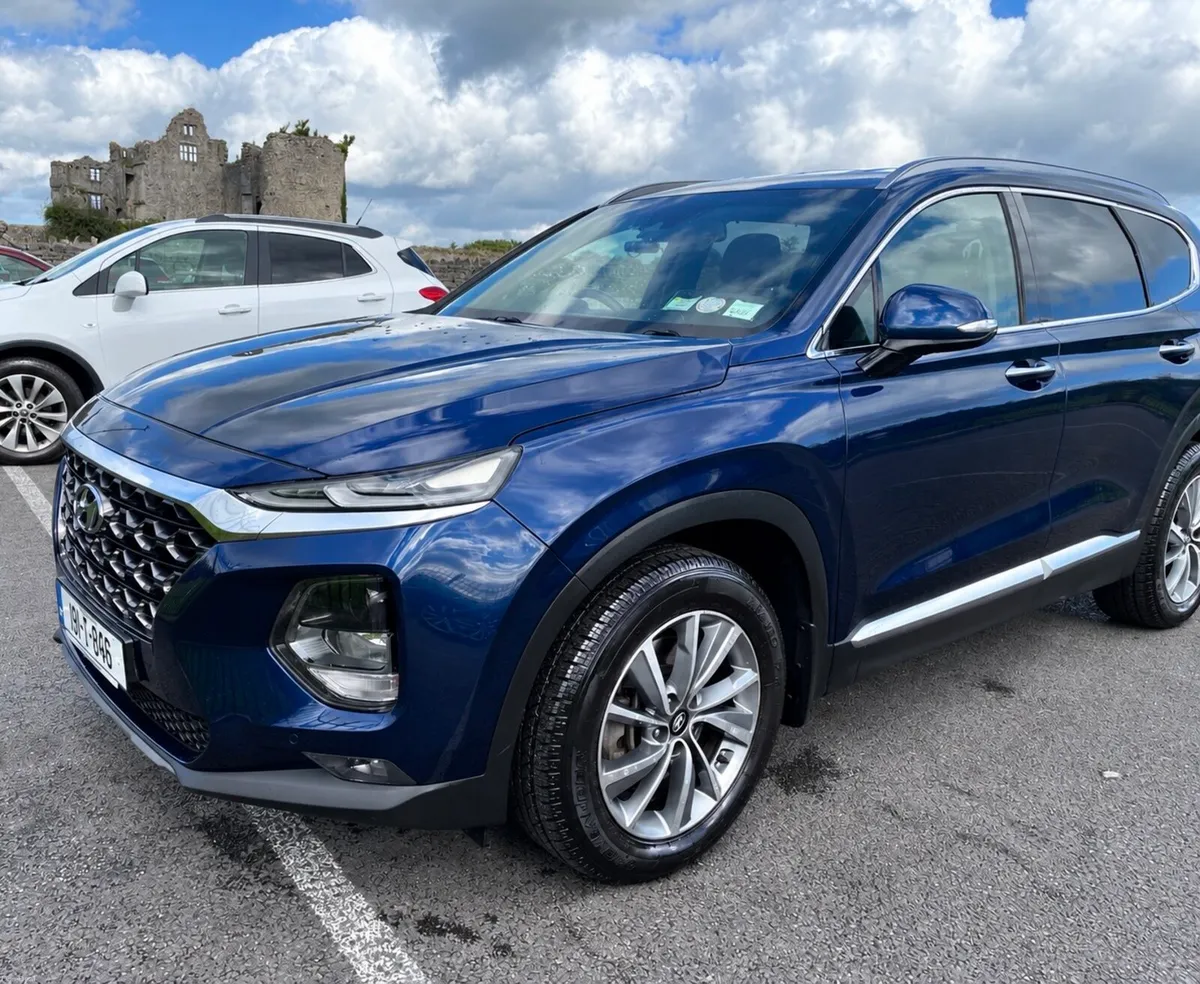 Hyundai Santa Fe 2WD Executive Plus 5DR - Image 4