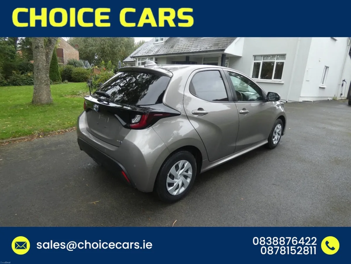 Toyota Yaris 1.5 AUTO HYBRID - Image 5