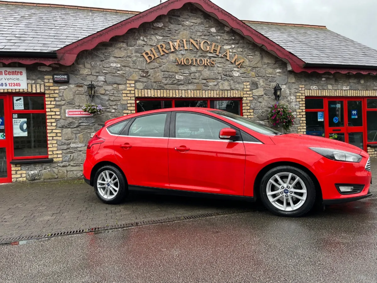 Ford Focus 1.5 TDCI ZETEC S/S 120PS 5DR - Image 5