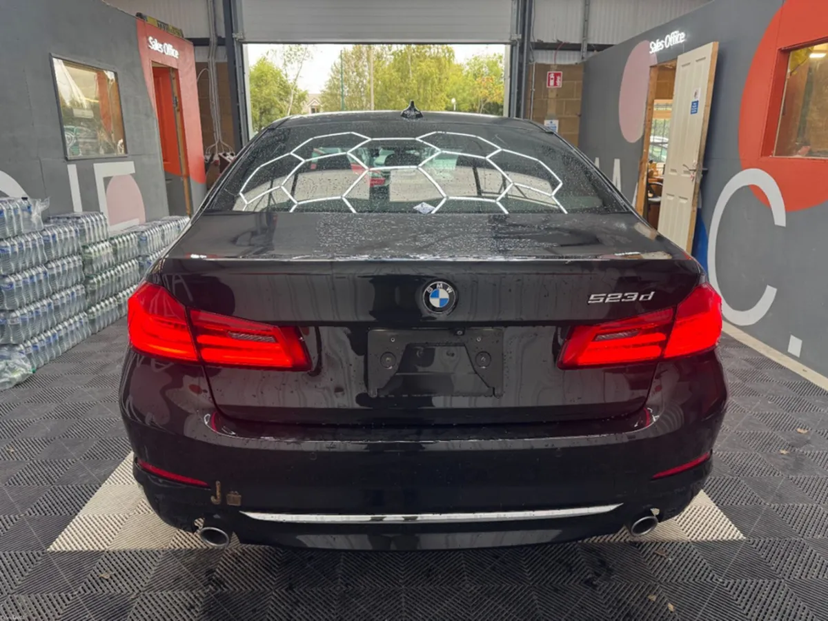 BMW 5-Series 2017 BMW 523D LUXURY  AUTOMATIC / CRU - Image 4