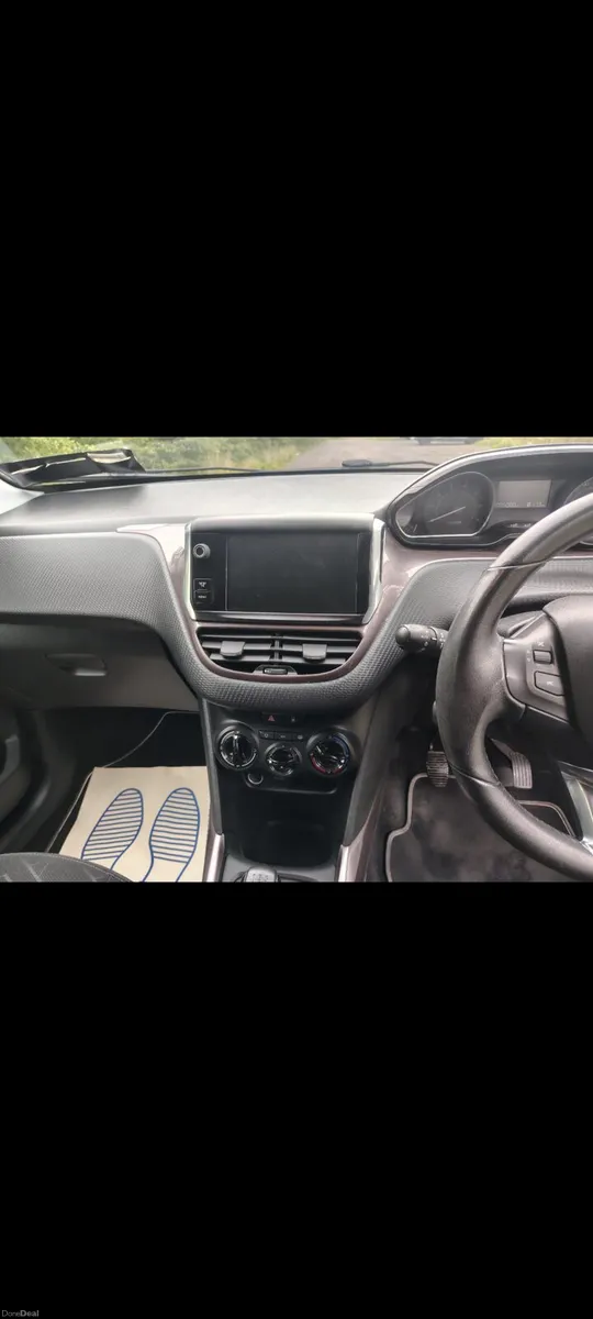 Stunning Peugeot 2008 LOW KM - Image 4