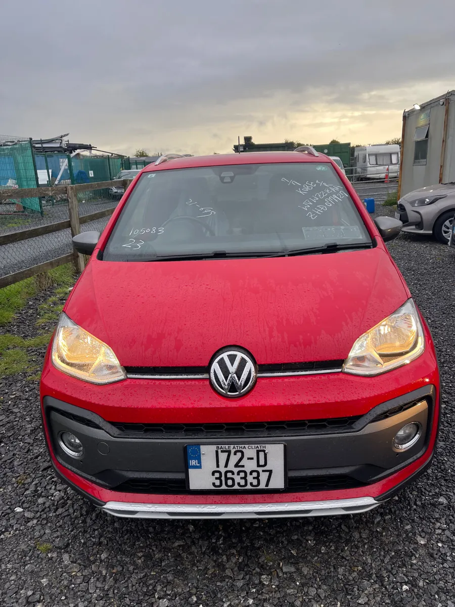Volkswagen Cross UP 2017 Automatic Excellent - Image 2