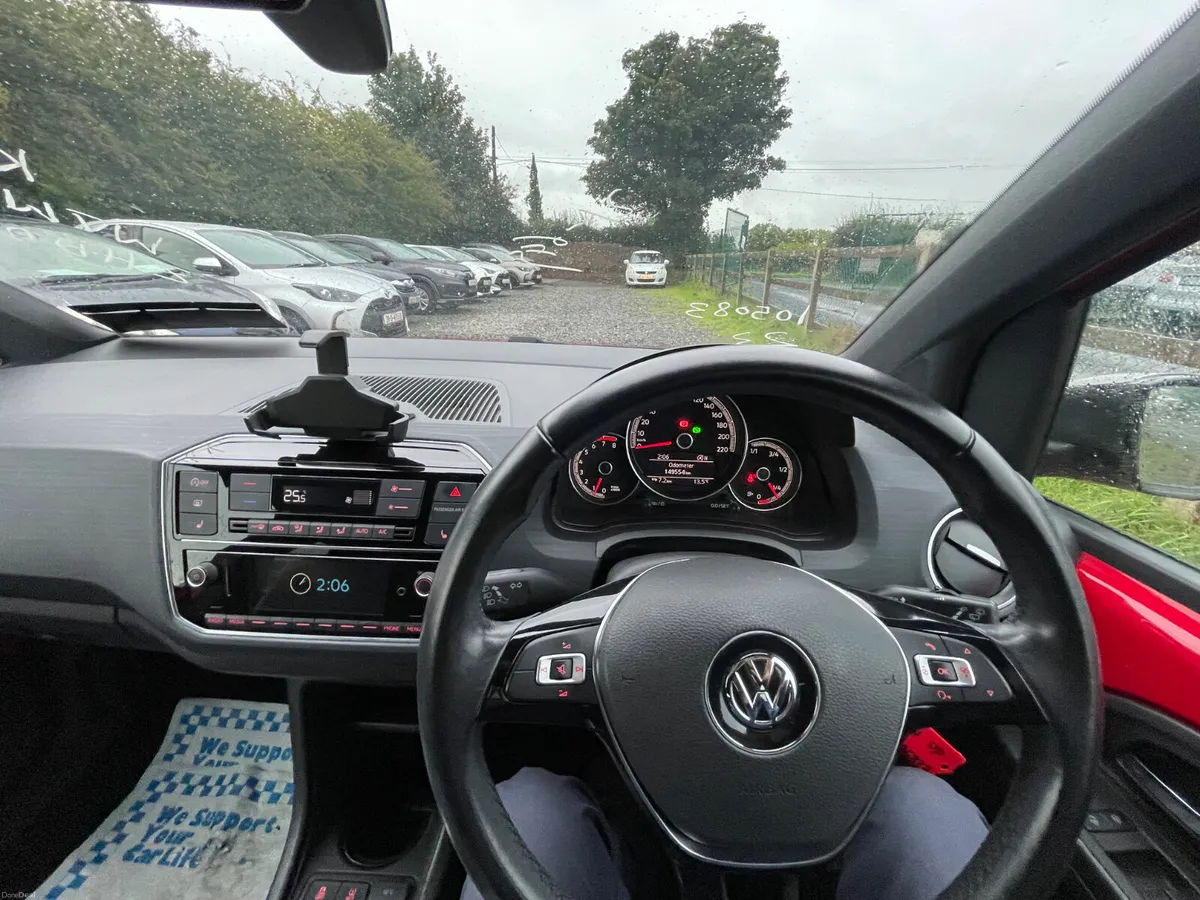 Volkswagen Cross UP 2017 Automatic Excellent - Image 4