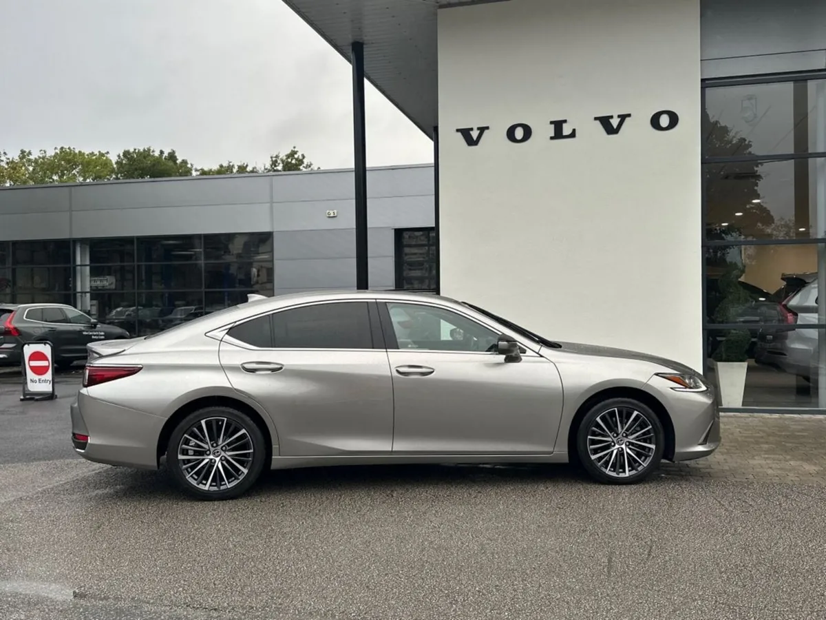 Lexus ES ES300h Dynamic - 1 OWNER- - Image 5