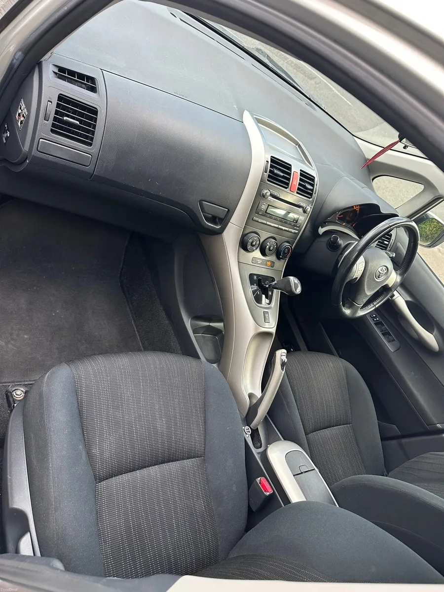 Toyota Auris  Automatic - Image 5