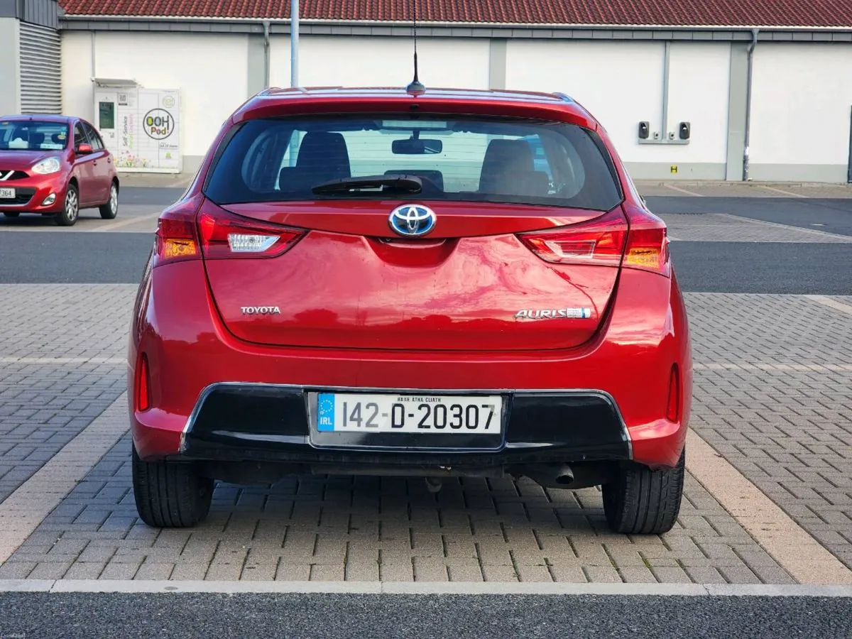 Toyota Auris 2014 Automatic Hybrid - Image 5