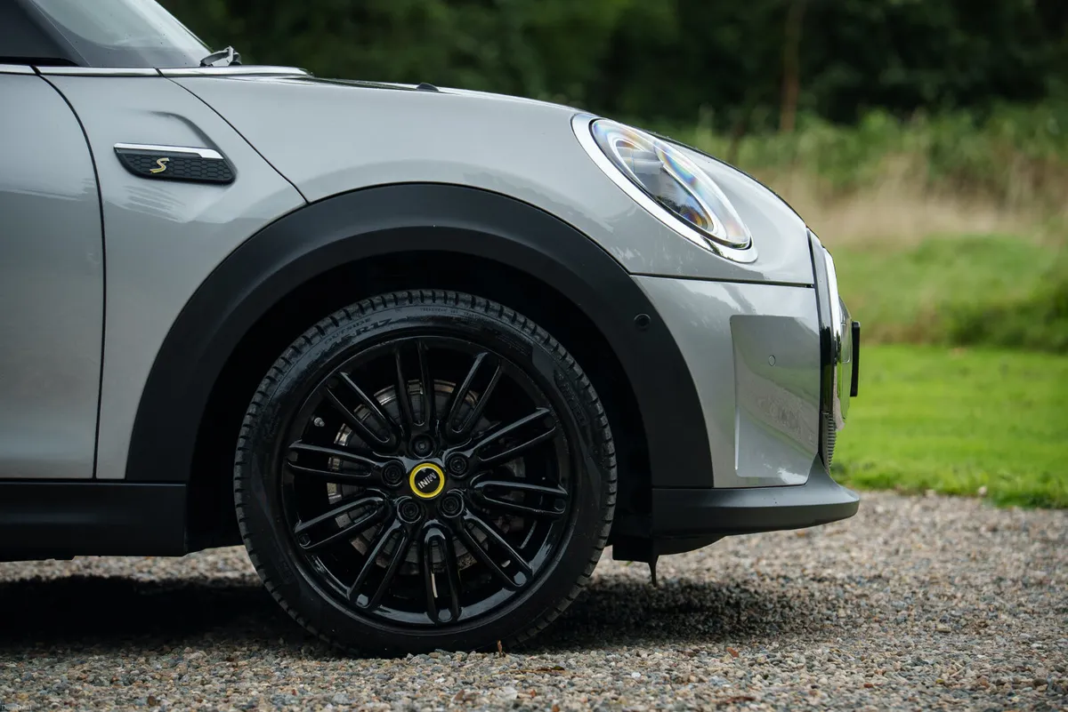 2023 Mini Cooper S Electric Level 3 - Image 4