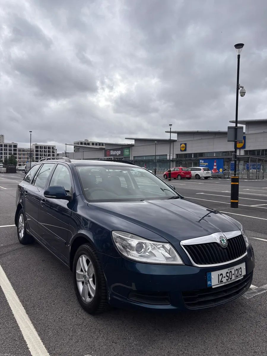 2012 Skoda Octavia  Manual - Image 1