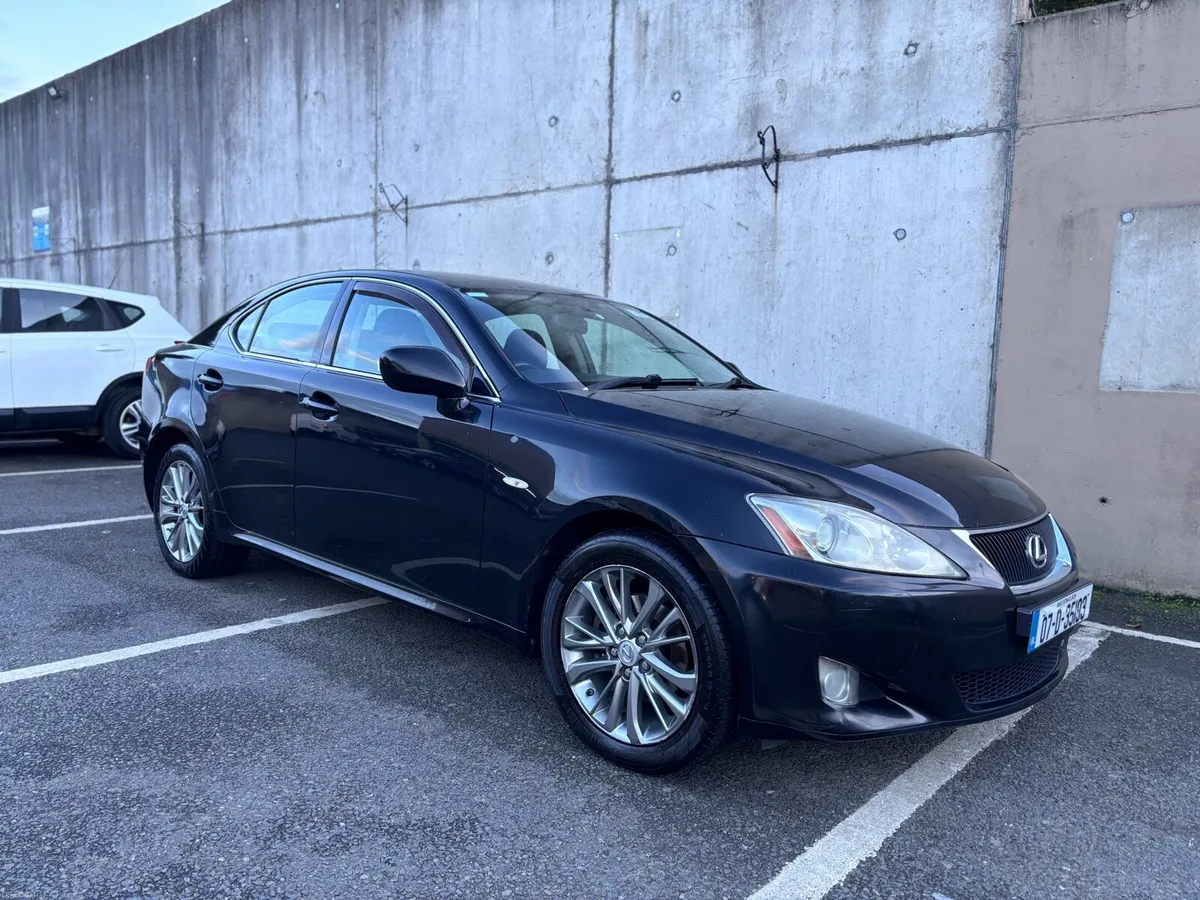 Lexus is220d - Image 2