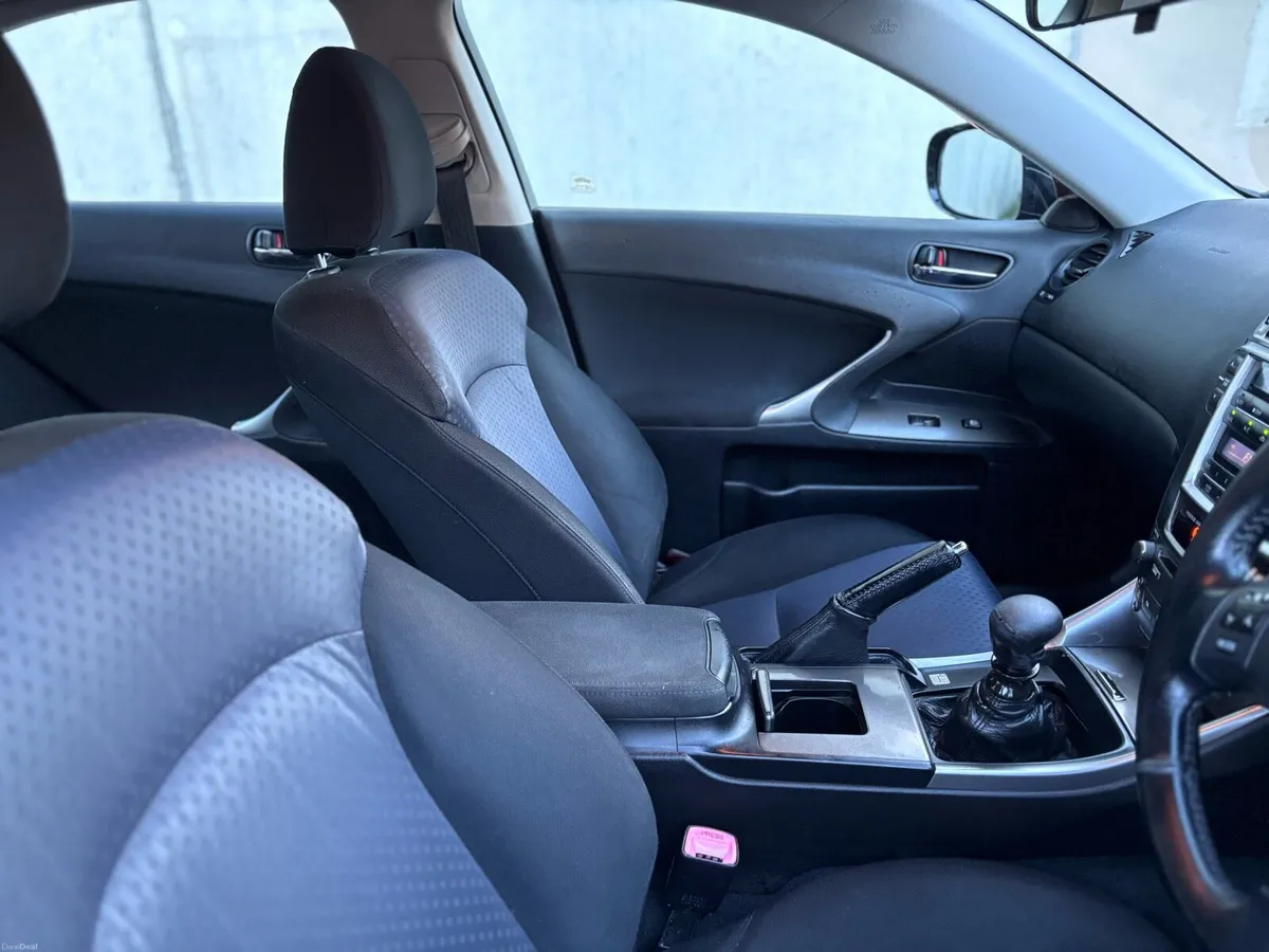 Lexus is220d - Image 4