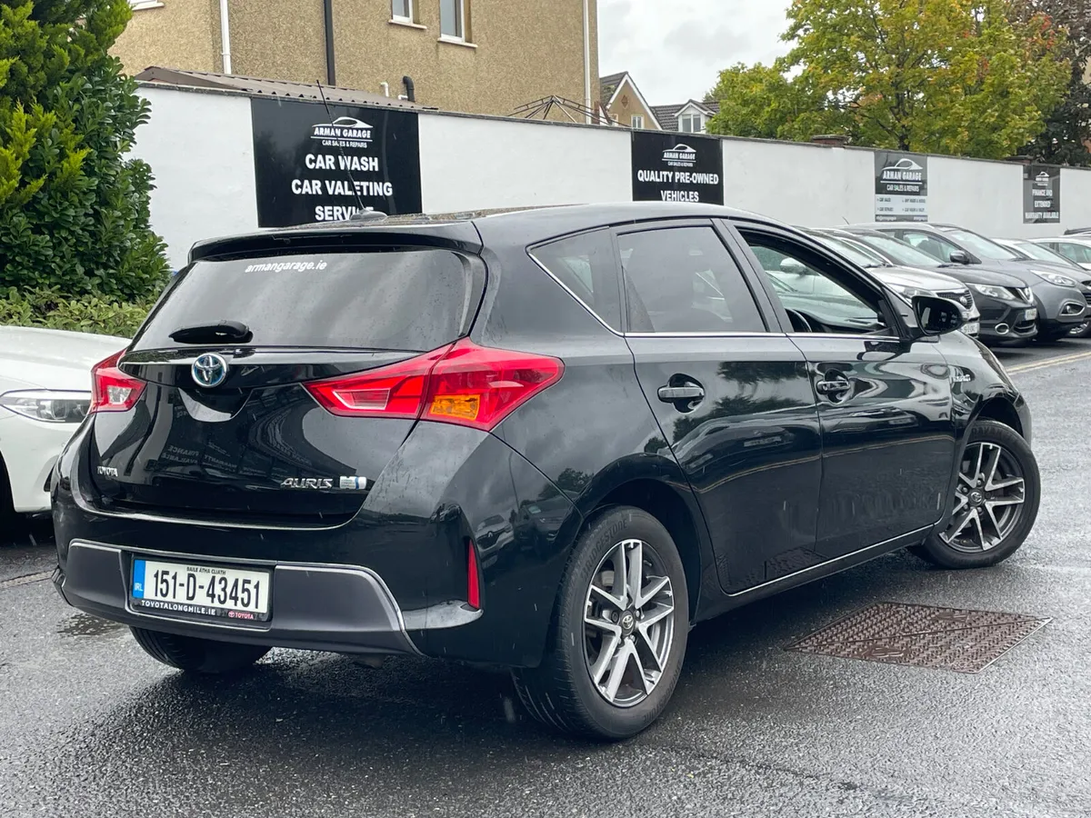 Toyota Auris 2015 1.8 Petrol-Hybrid Automatic - Image 4